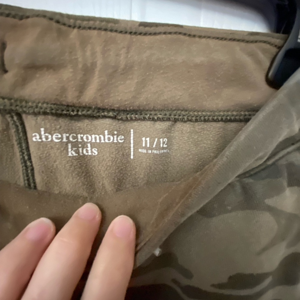 Abercrombie camo joggers